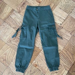 Fashion Nova Cargo pants S